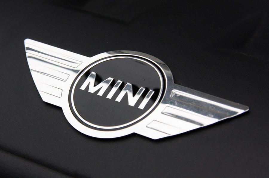  Mini Cooper 50 Camden Edition 2010 года  (фото 37 из 53)